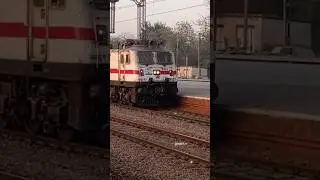 TELANGANA EXPRESS || 12723 || HYDERABAD TO NEW DELHI #indianrailways #train #railway #wap7 #viral