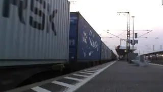 Siemens Dispolok ES 64 U2 - 007 (BoxExpress) durchf&auml;hrt mit Containerzug Frankfurt S&uuml;d