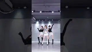 HUNTRIX-&lsquo;Golden&rsquo; #kpopdemonhunters #huntrix #golden #dance #cover