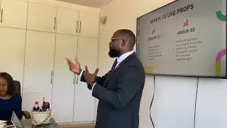 Corporate communication training - How to use props