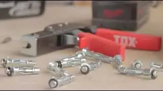 TOX Dübel-Tipps: Metall-Hohlraumdübel Acrobat mit Zange