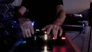 Funkstar De Luxe plays RoboMusic