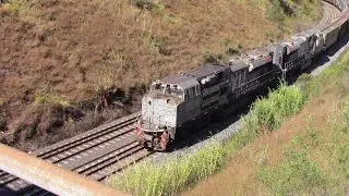 Dupla de SD70BB no trem vazio da VL! passando por Dona Catarina