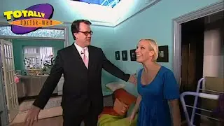 Russell T Davies&rsquo; Doctor Who Set Tour | Martha's Flat | Totally Doctor Who