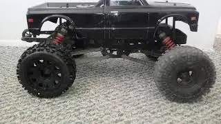 Kyosho Mad Crusher with proline Badlands 3.8 Part #1