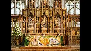 Close up views of the reredos of the high altar of Gloucester cathedral