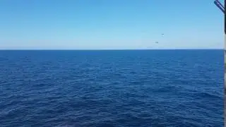 Russische vliegtuigen vliegen langs Zr.Ms. Evertsen