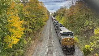 CSX 66 AC44CW leads CSX M410 through Manville NJ with friendly crew 10/22/2025