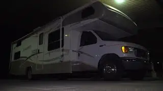 Estacionamientos seguros, refugio para indigentes en California