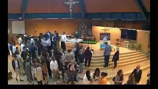 Celebrazione domenicale della Santa Messa nella Parrocchia SS Stimmate.