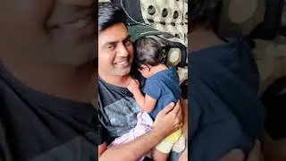 Baby reacts to Daddy&rsquo;s clean shave face