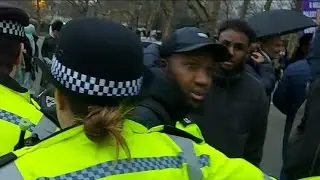 Hate Preacher Falsely Accuses Muslim Of Having A Knife Police Get Involved | Speakers Corner 