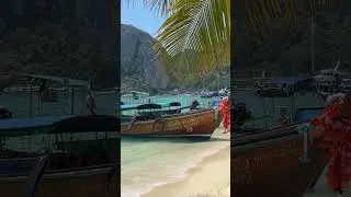 Long tail boat in Phi Phi Island #travelvlog #krabi #phuket #thailand #phiphiislands #travel
