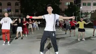 东阳活力健身舞《浪子心》64步完整版，小哥哥跳的很养眼