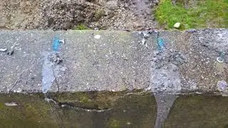 Betonmauer mit Sprengzement in transportable Teile 