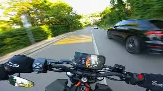Ride on Ktm duke 125 (2023) \ exhaust Mivv