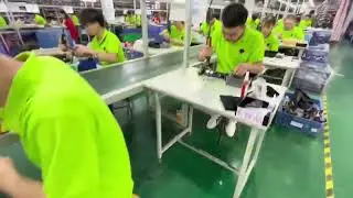 Tell everyone what the production process of remote control cars is.#rccar #factory #toys #toycars 