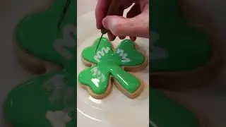 Немного естественного вида для этих шорт в виде печенья-трилистника