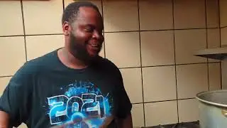 Master chef Allen washes and cooks live crawfish. part 1
