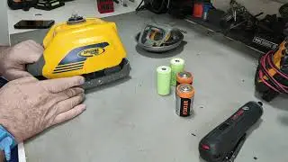 0011 - N&iacute;vel a Laser - Spectra HV 101 -  Conserto - Bateria