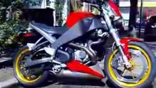Buell XB12S with race exhaust pipe, ticking over. V twin sounds.