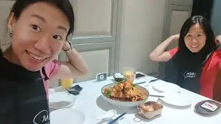 Jumbo Signature Chilli Crabs in Singapore with Evening Stroll at MBS and Helix Bridge