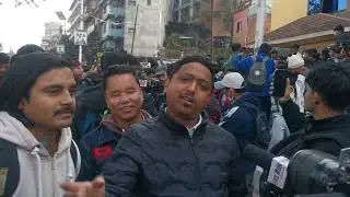 गृहमन्त्रीको हातखुट्टा बाँधेर सुशिला कार्कीले राखेको छिन् भन्दै सुशीला कार्कीले राजीनामा दिनुपर्छ 