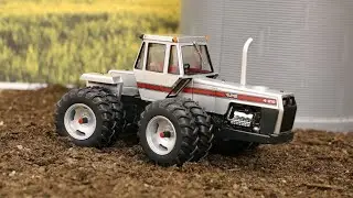 Ertl 1/32 White 4-210 4wd 2024 NFTM