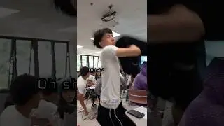 Рэй пытается сбежать из класса Агента 😂