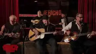 The Couch Sessions - The Shapes - 'Baby You're Strange'