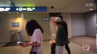LMH,PSH & Director The heirs [Red cap] at Inchon airport back from USA [27-9-2013]
