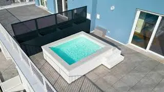 Piscina Custom Spa Space&reg; posizionata su questo terrazzo con portata di 600 kg al metro quadro.