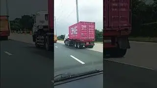 Overtaking on the right lane #truck #driving #onhighway