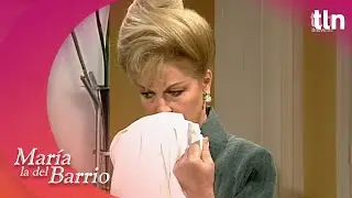 Doña Victoria reconoce el perfume de Soraya en Nando | María la del Barrio | Capítulo 63 2/2