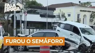 Carro fura sinal vermelho e provoca grave acidente em bairro nobre de São Paulo