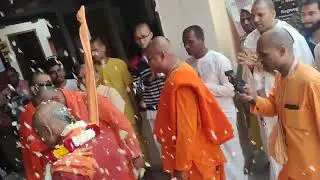 Welcoming H.H. Haladhara Swami Maharaj in ISKCON Bhopal #iskconbhopal