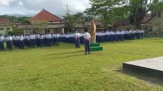 KEDISIPLINAN oleh ibu Anik Dwi Handayani,Amanat pembina Upacara bendera hari Senin SMPN 2 Cilongok.