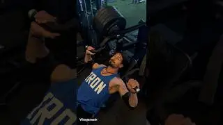 Each hand, 100kg #tigershroff #fitness #gymmotivation #gymnast #bollywood