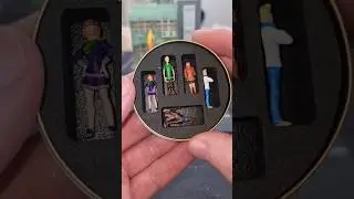 Scooby Doo figures for the Mystery machine.