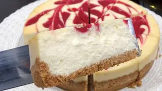 Making a Strawberry Cheesecake!