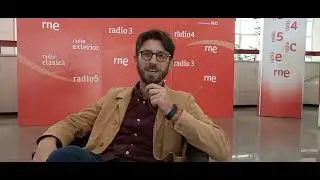 Author Roy Lotz gets grilled on Spanish radio