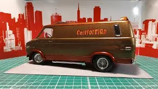 Кастомный фургон Chevy завершен.