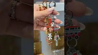 Matching bag charms with your bestie? Yes please! 🧚&zwj;♀️🇬🇧👜#lynalondon #charmbar #bagcharm