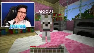 TROLLING MY LITTLE SISTER as a WOLF in Minecraft!