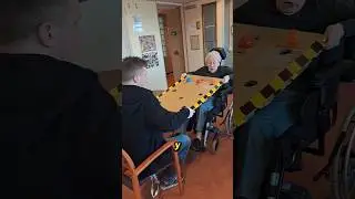 &Eacute;l crea juegos para ANCIANOS EN HOGARES DE CUIDADO❤️