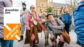 Carnaval: Ezelcavalcade in Lombardsijde met journalist direct prins Jens Mortier