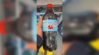 Trying the Dreamworld Coca Cola🥤