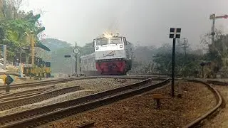Hunting KA di Stasiun Ceper dan Tikungan Jalan Rel