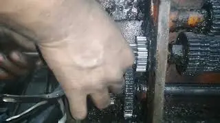 Lathe Machine(Pakistani Brand)       Firstly Abserve issue then New gear install in lathe Machine