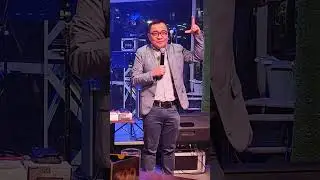 Директор по работе с клиентами EastWest Ageas Insurance Джуб Мирадора о фиолетовом движении